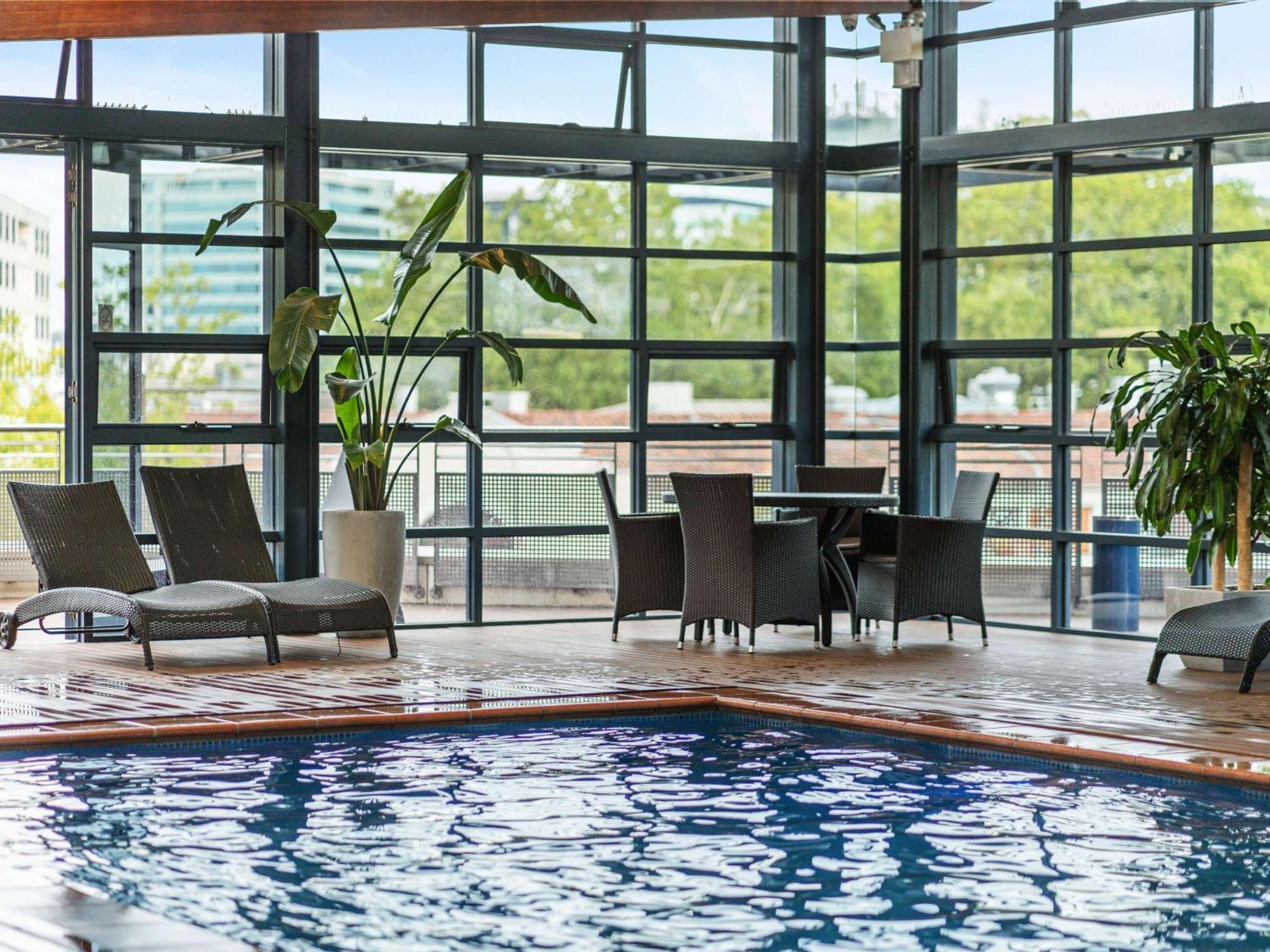 Novotel Канбера Екстериор снимка