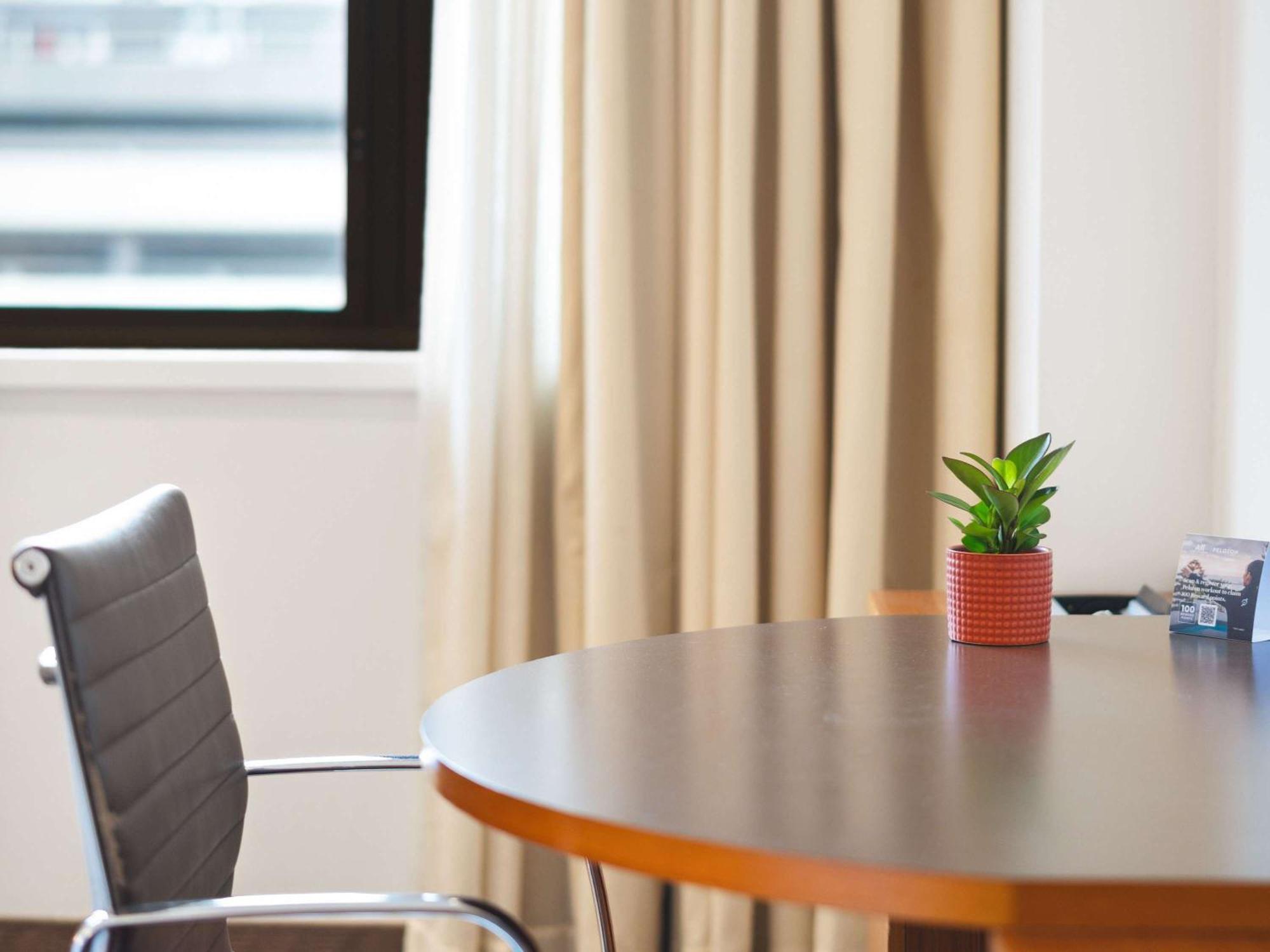Novotel Канбера Екстериор снимка