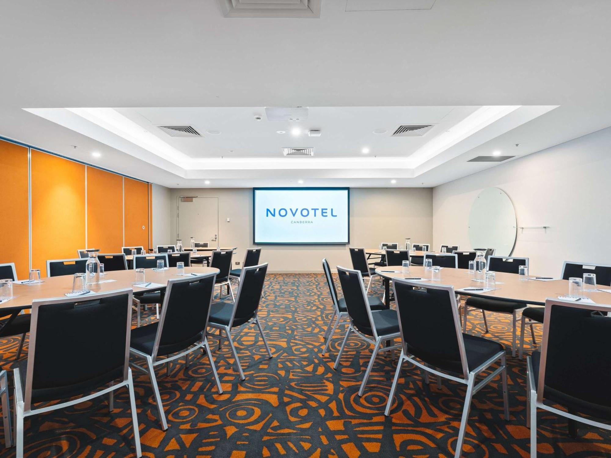 Novotel Канбера Екстериор снимка