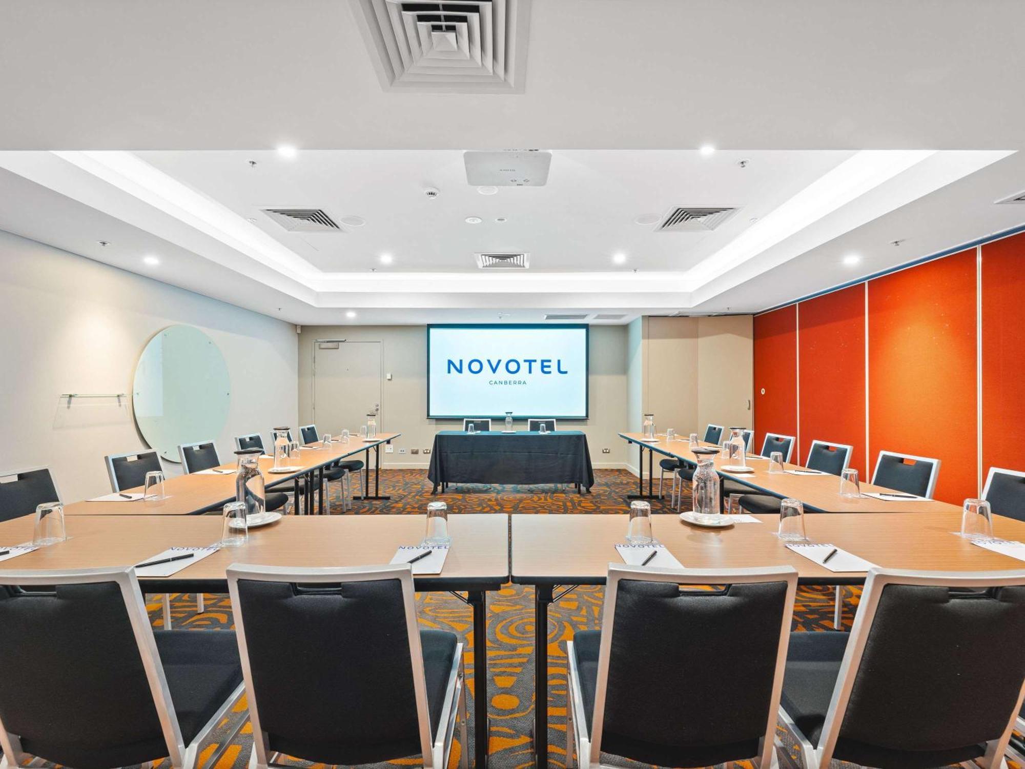 Novotel Канбера Екстериор снимка