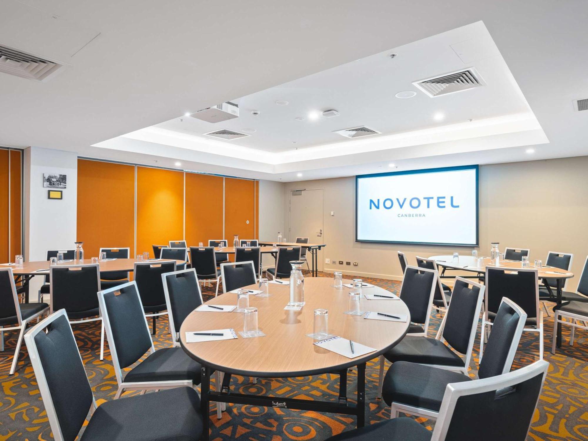 Novotel Канбера Екстериор снимка