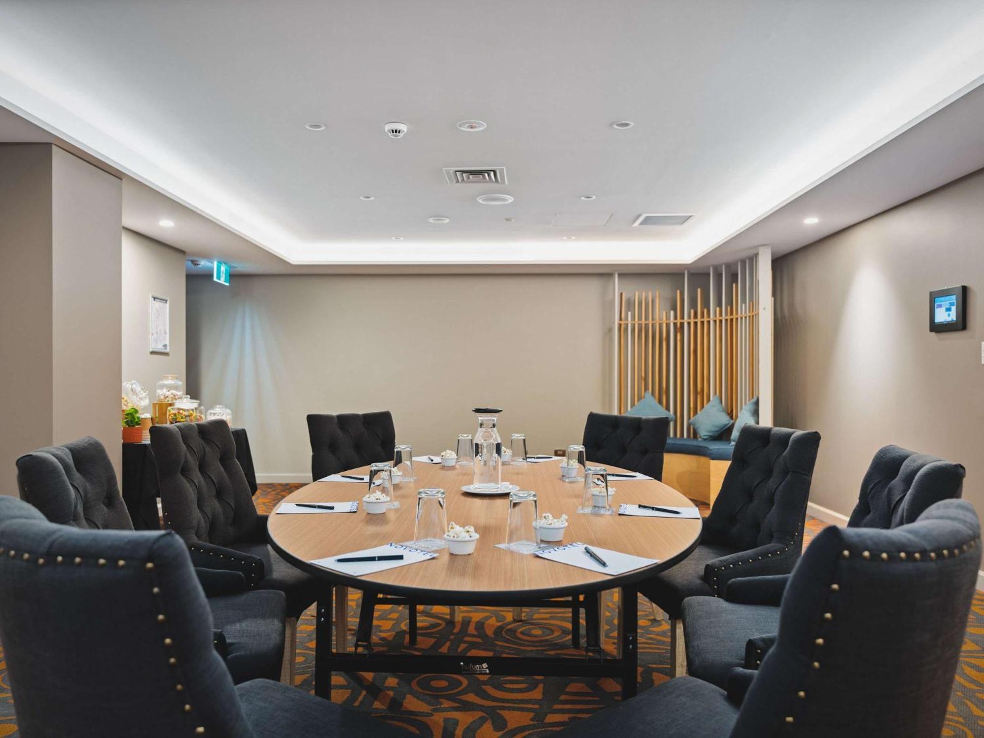 Novotel Канбера Екстериор снимка
