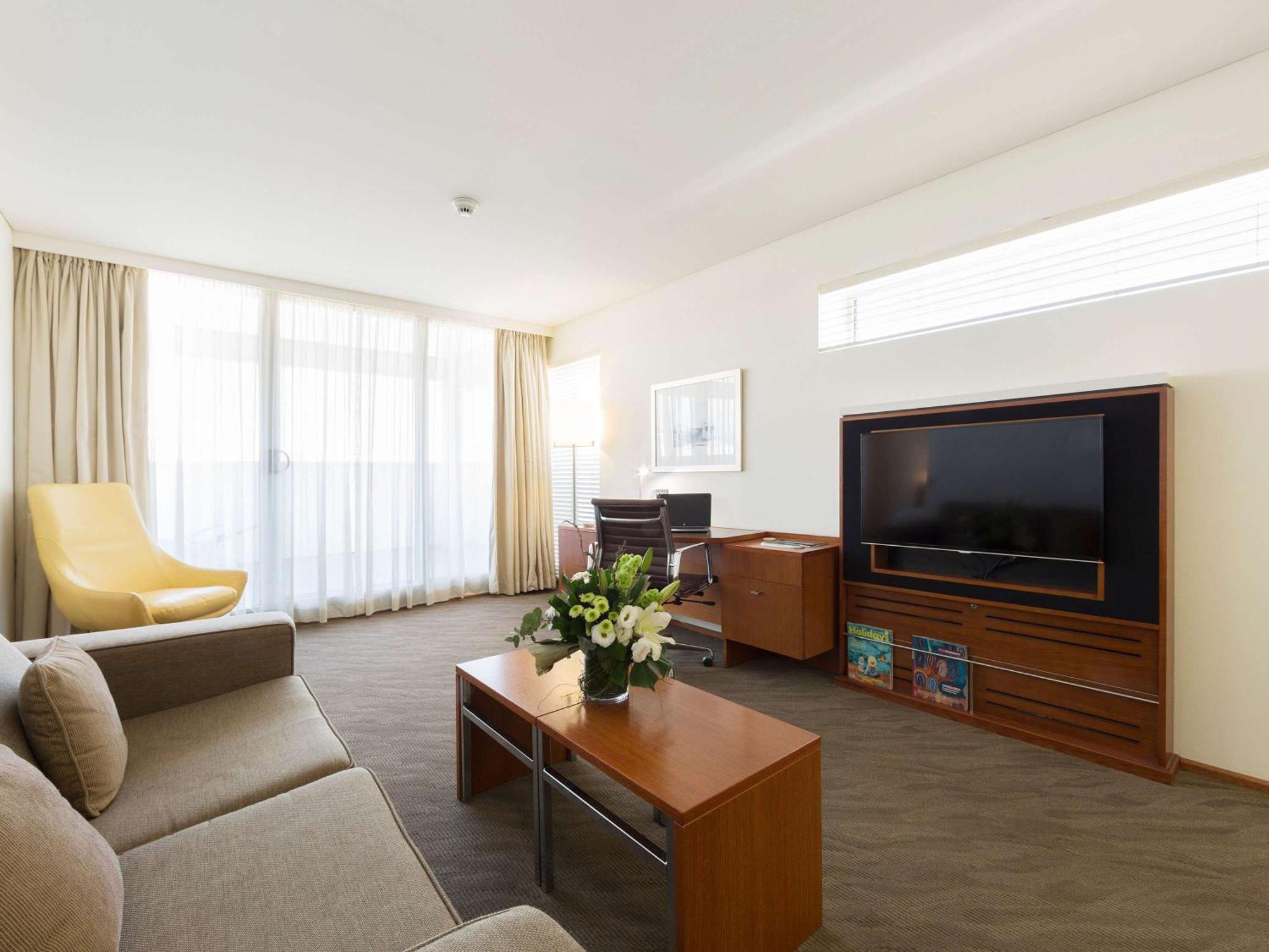Novotel Канбера Екстериор снимка
